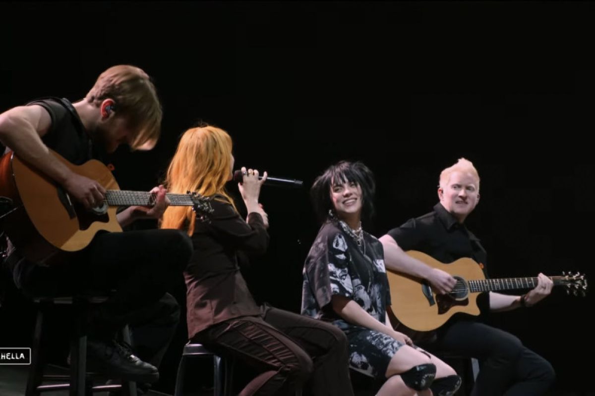 Billie Eilish dan Hayley Williams berkolaborasi di pekan kedua Coachella