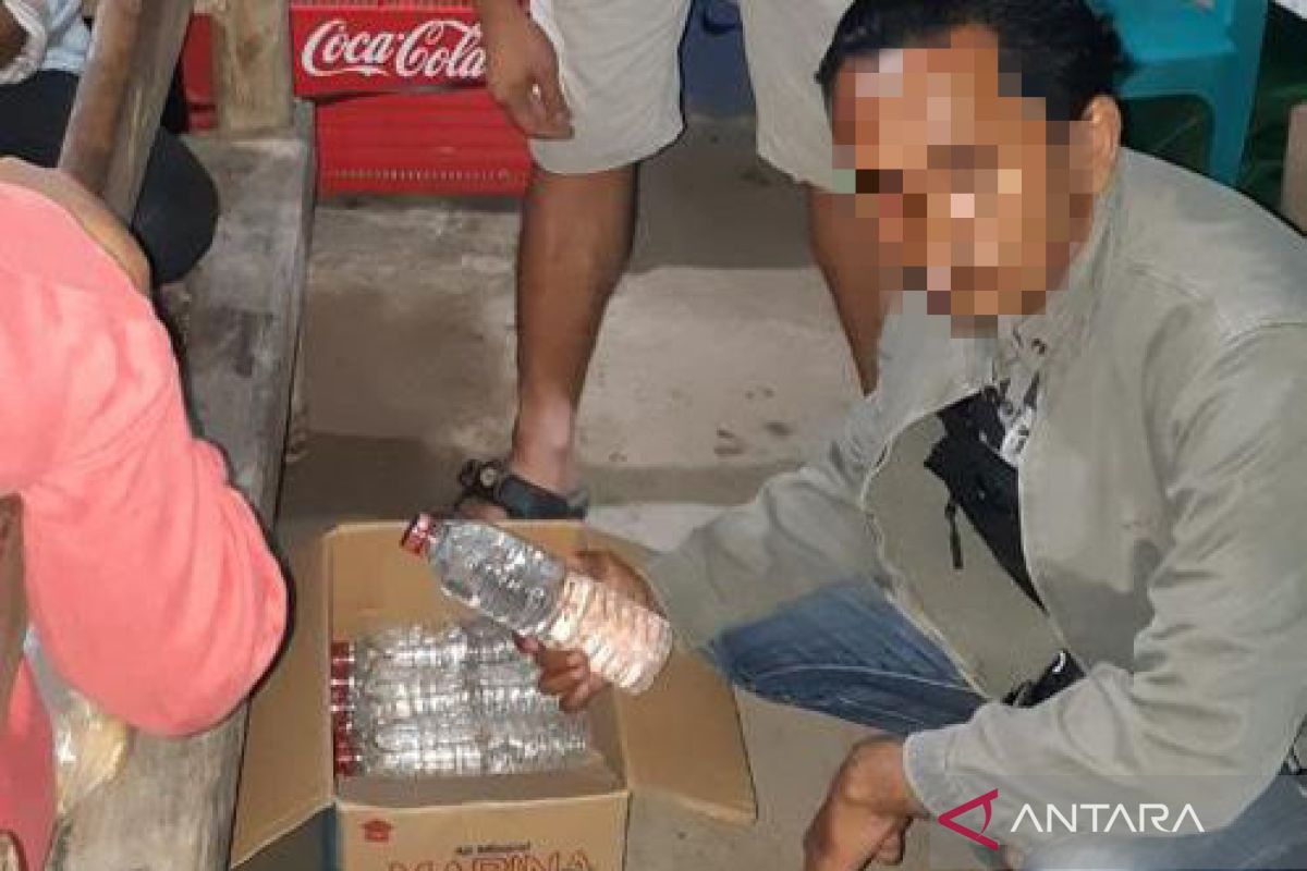 Polisi sita belasan liter minuman keras jelang lebaran di Kota Bima