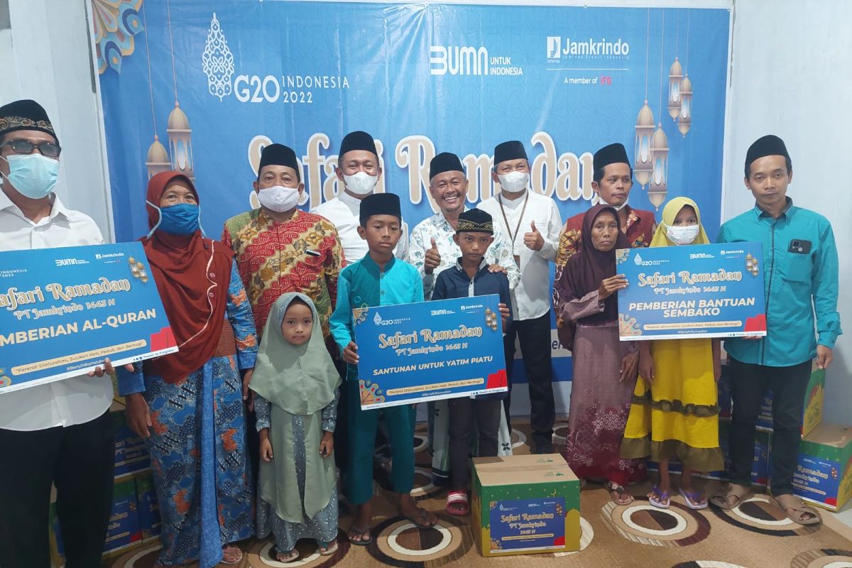 Gelar Safari Ramadhan, Jamkrindo bagikan sembako di Semarang