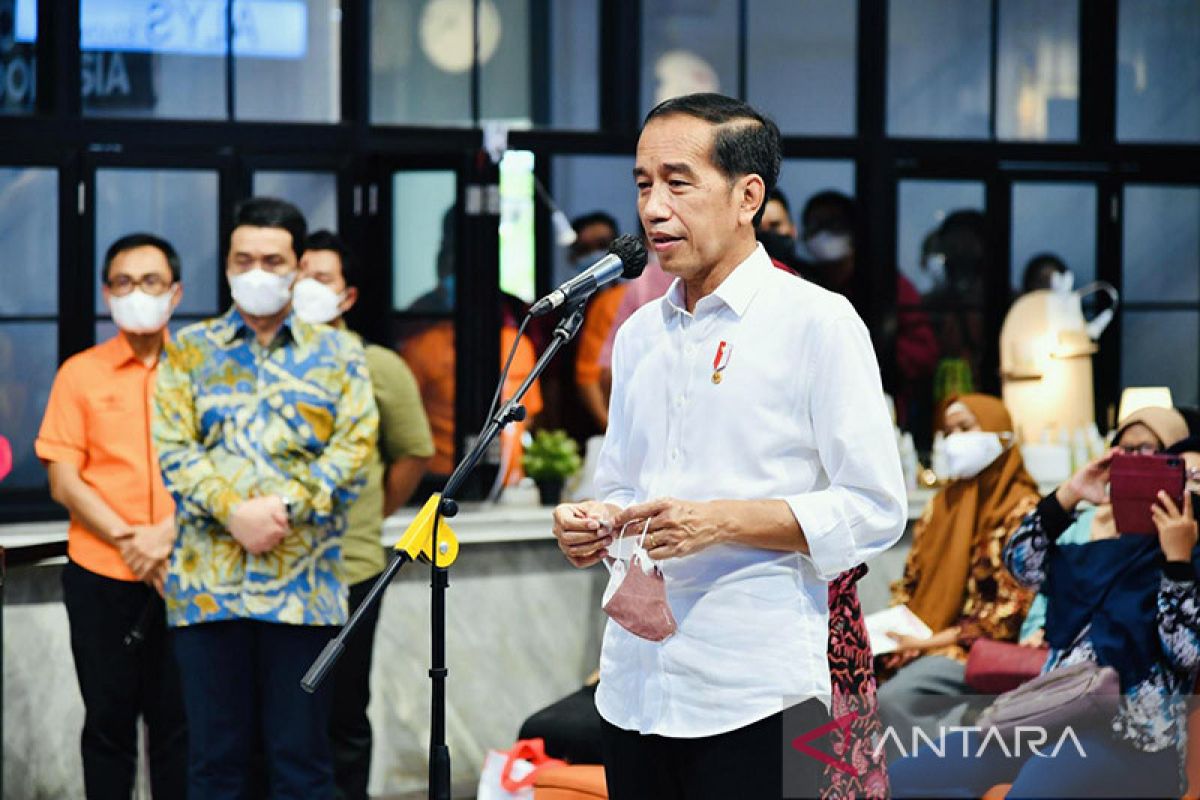Presiden Jokowi: BLT minyak goreng jangan untuk beli pulsa