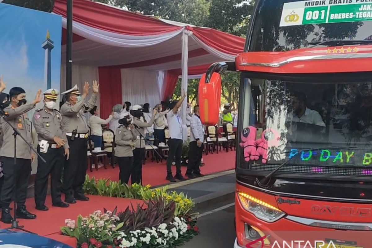 Polda Metro Jaya berangkatkan gelombang pertama Mudik Gratis Polri