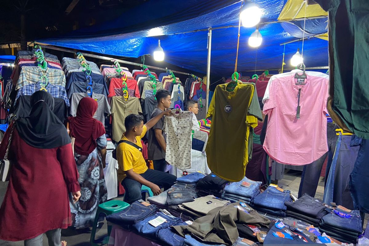 Berburu baju jelang lebaran di Aceh