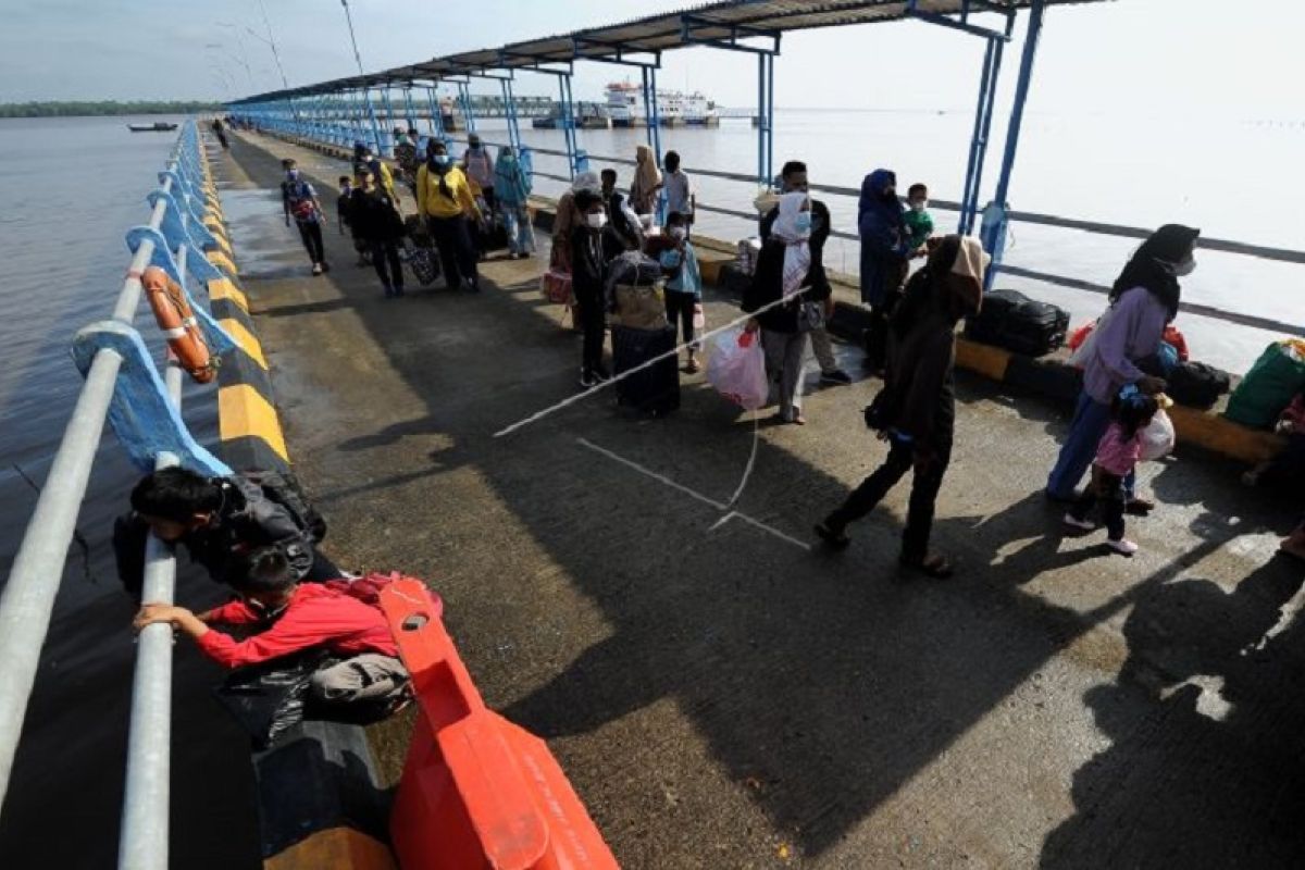 Arus mudik pelabuhan Roro Jambi