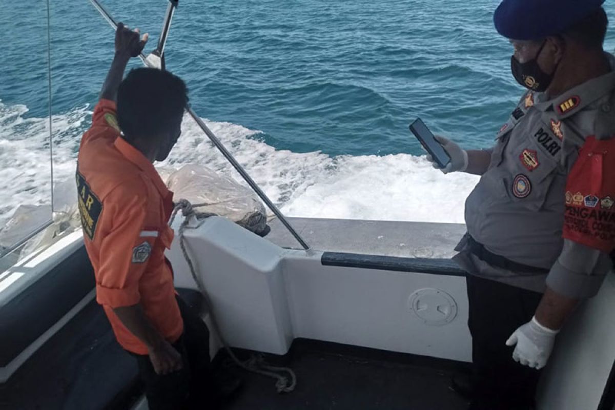 Mayat pria tanpa identitas ditemukan di perairan Selat Malaka
