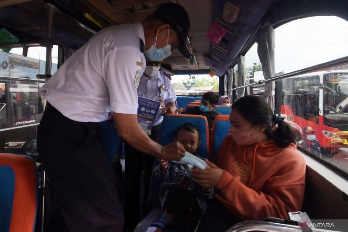 Kemenhub ingatkan mudik dengan kendaraan pribadi tetap harus pakai masker