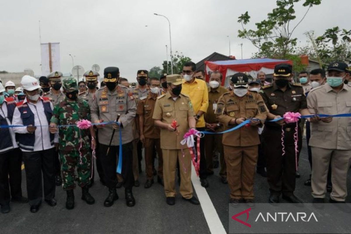 Gubernur Riau resmikan penggunaan 32 Km jalan Tol Pekanbaru-Bangkinang