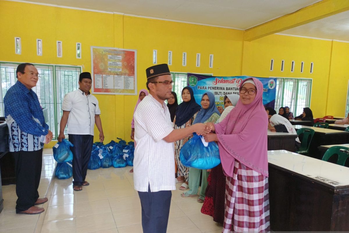 Klinik Mitra Padang Sidempuan salurkan tali asih untuk fakir miskin