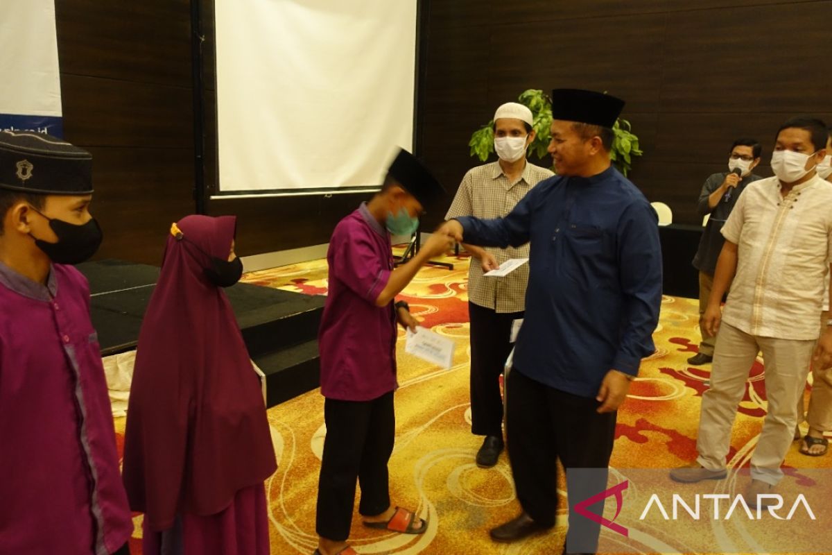 GM PLN Babel berbagi senyuman untuk anak yatim dan dhuafa