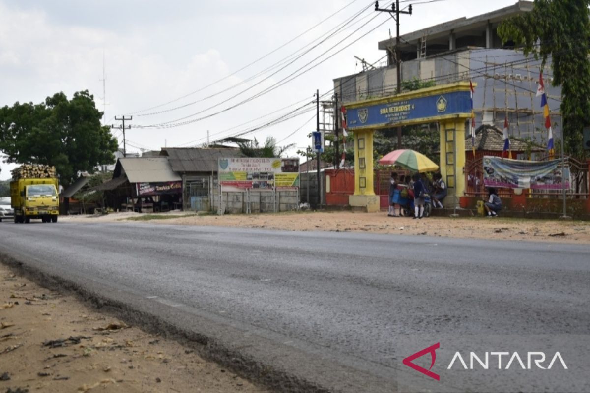 Truk angkutan barang dilarang melitasi Jalintim ruas Palembang-Betung mulai H-4 Lebaran