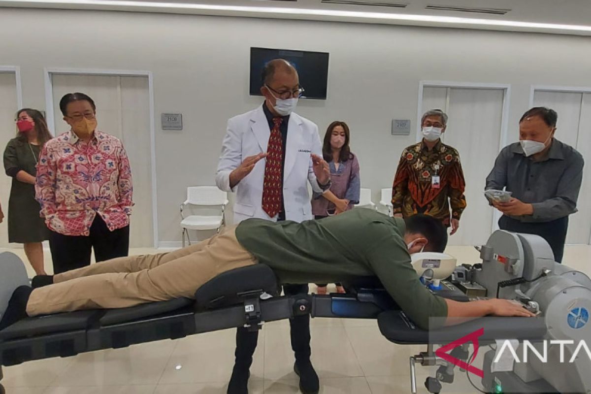 Eka hospital kenalkan meja operasi robotic yang pertama di Indonesia