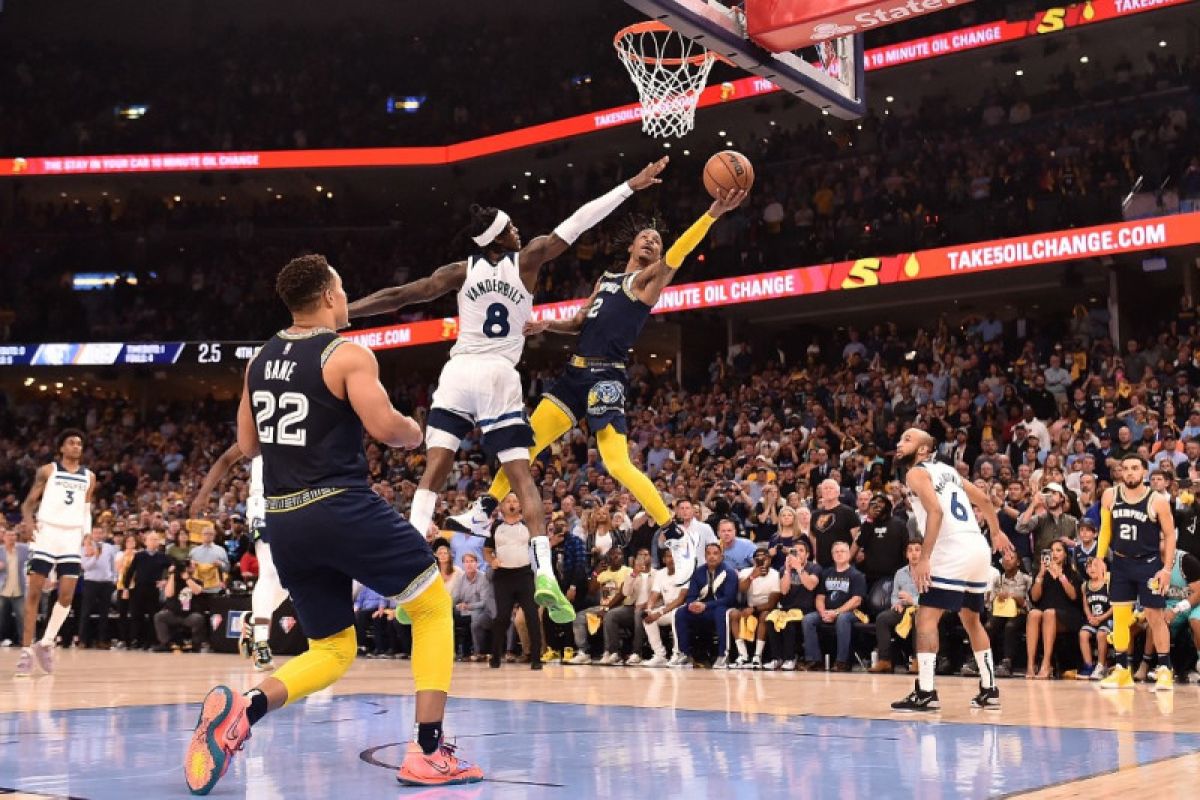 Layup detik terakhir Ja Morant membuat Grizzlies ungguli Wolves 3-2