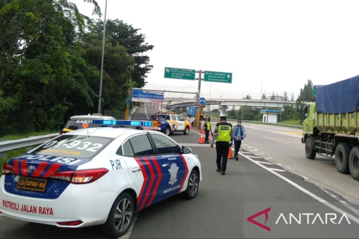 Jasa Marga tutup sementara Tol Layang MBZ, urai kepadatan arus mudik