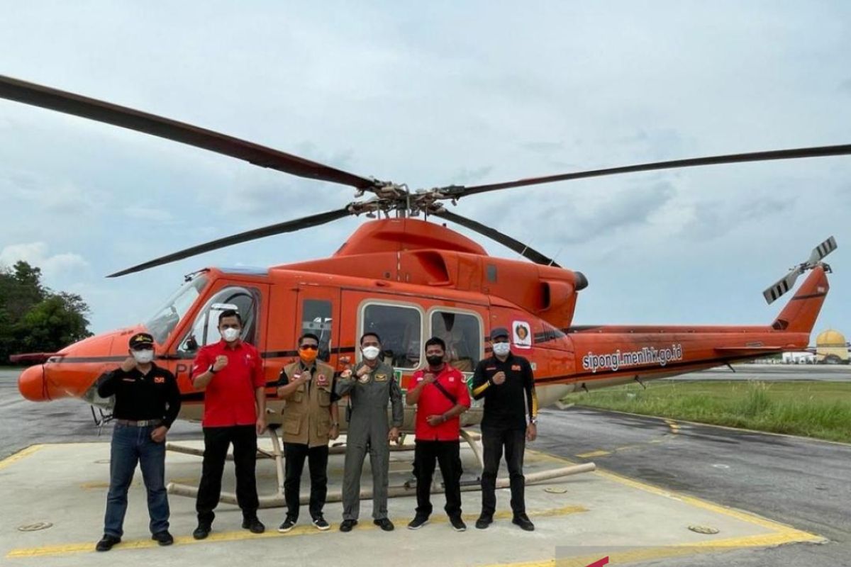 Satu unit helikopter bantuan KLHK tiba di Riau