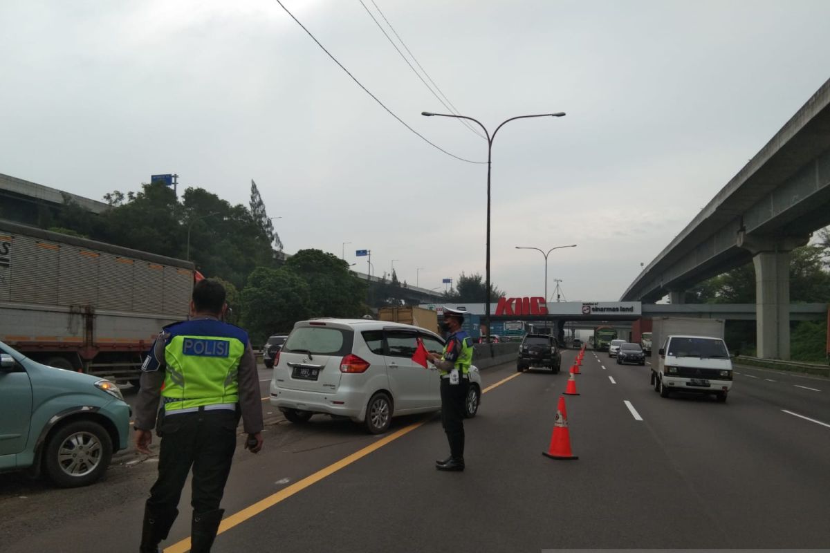 "Contra flow" mulai diterapkan di Tol Jakarta-Cikampek hari ini