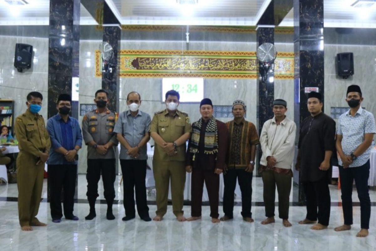 Buka puasa bersama ummat muslim, Bupati Samosir :Tingkatkan toleransi beragama