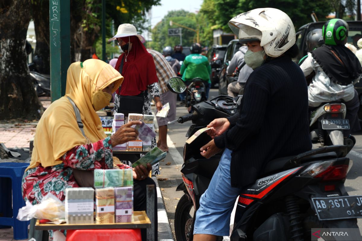 Kepadatan lalu lintas di pusat perekonomian Yogyakarta meningkat