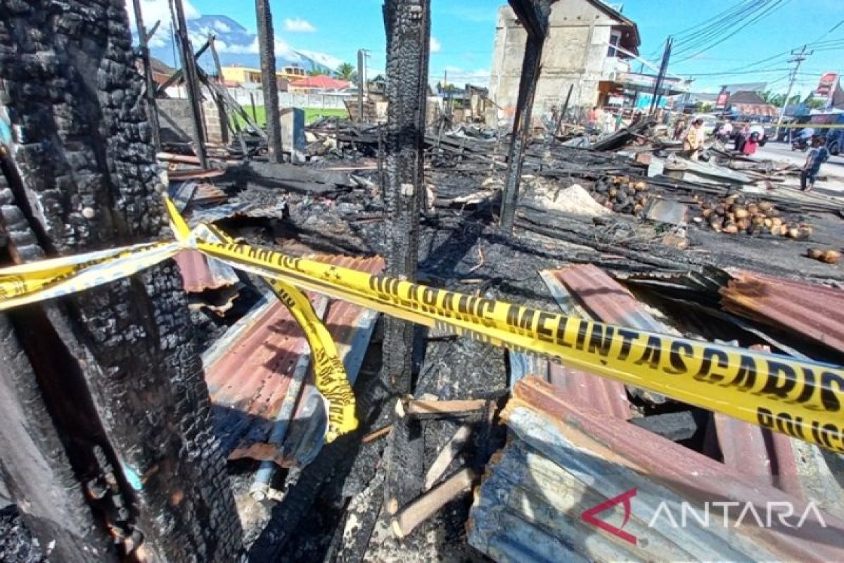 Sebanyak tujuh petak ruko terbakar di Agam, Sumatera Barat