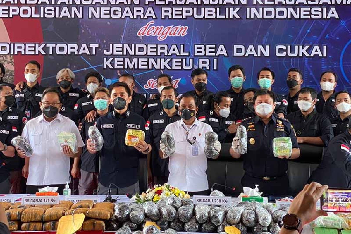 Indonesian police foil smuggling of 169 kg of crystal meth