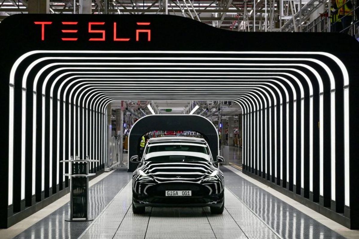 Tesla hilang nilai 126 miliar dolar, khawatir dana pembelian Twitter