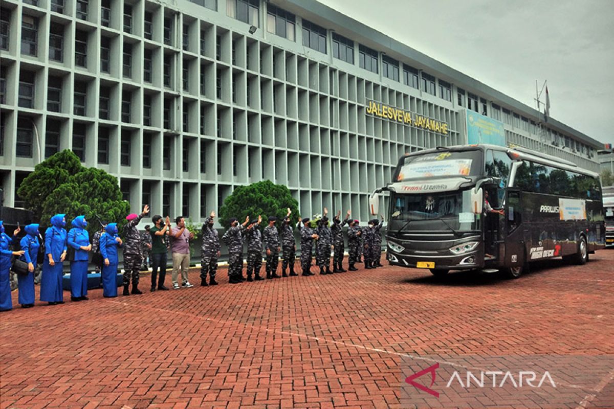 Lantamal III Jakarta berangkatkan peserta mudik bersama
