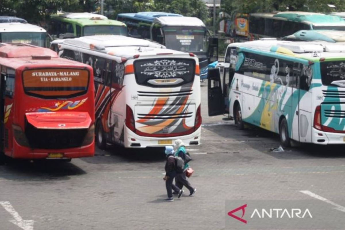 Sebanyak 1.534 bus siap layani mudik Lebaran 2022 di Terminal Purabaya
