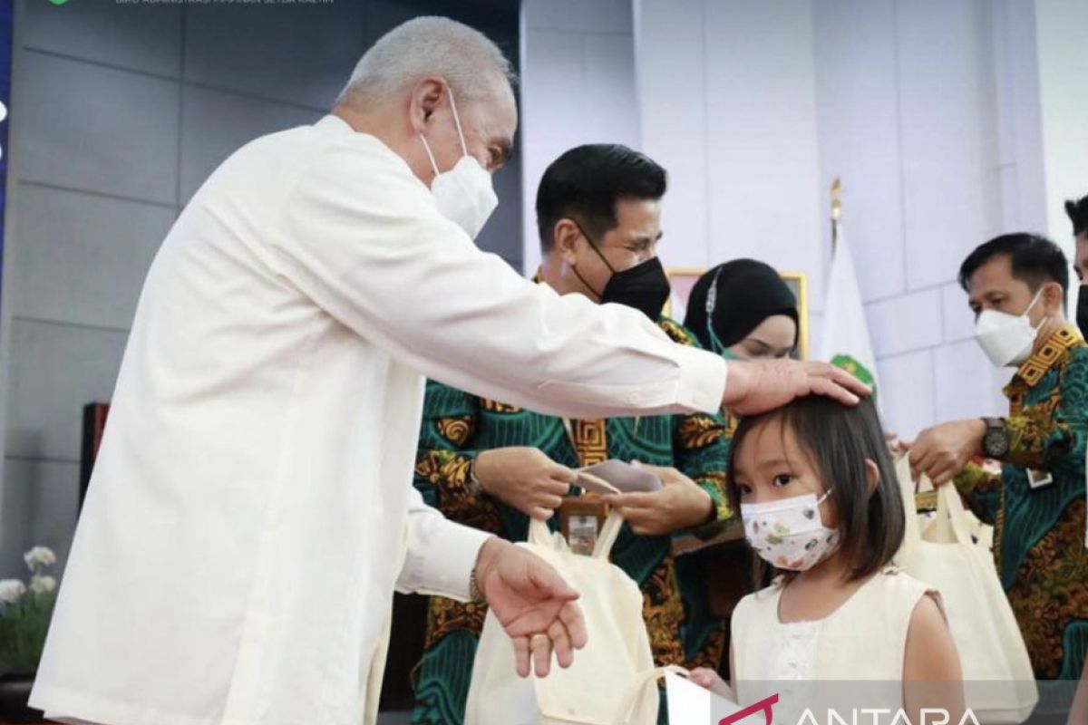 Pemprov Kaltim beri santunan kepada anak yatim lintas agama