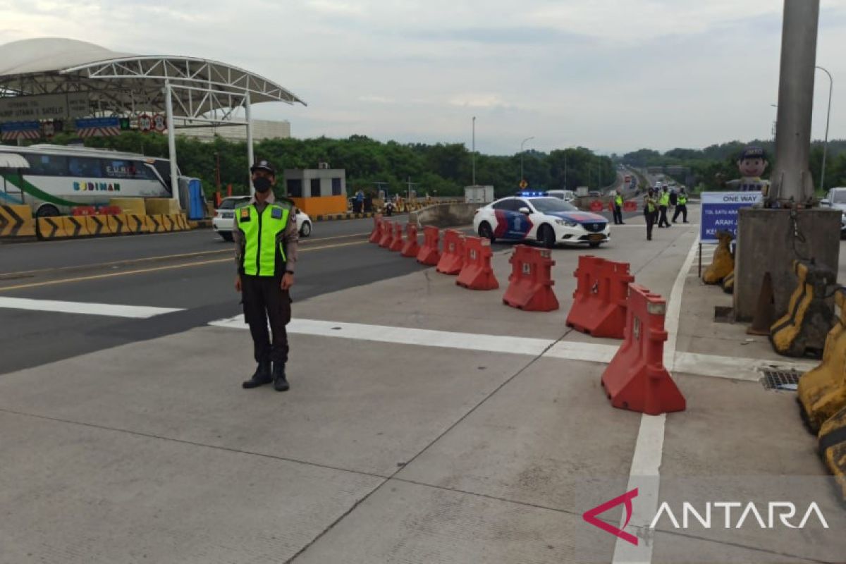 Ganjil-genap dan satu arah dari Karawang ke Semarang mulai diterapkan