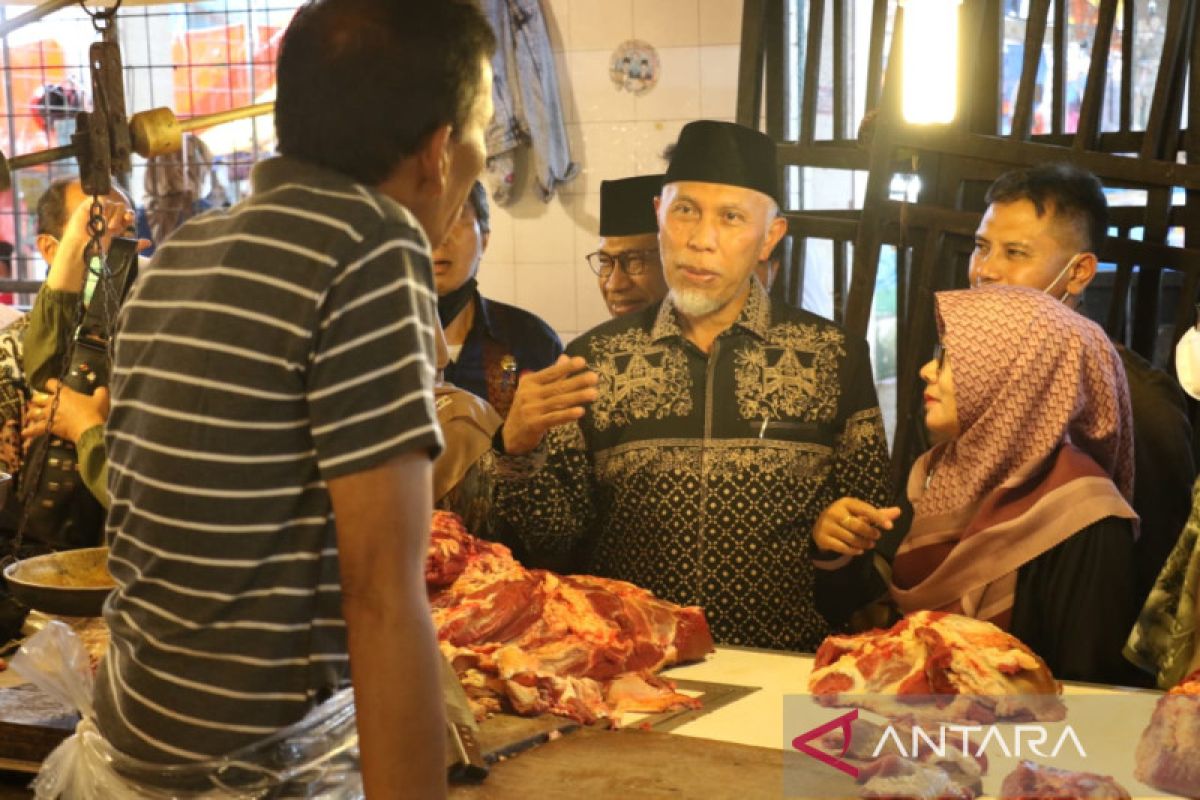 Gubernur Sumbar minta Bulog bantu tekan harga daging sapi