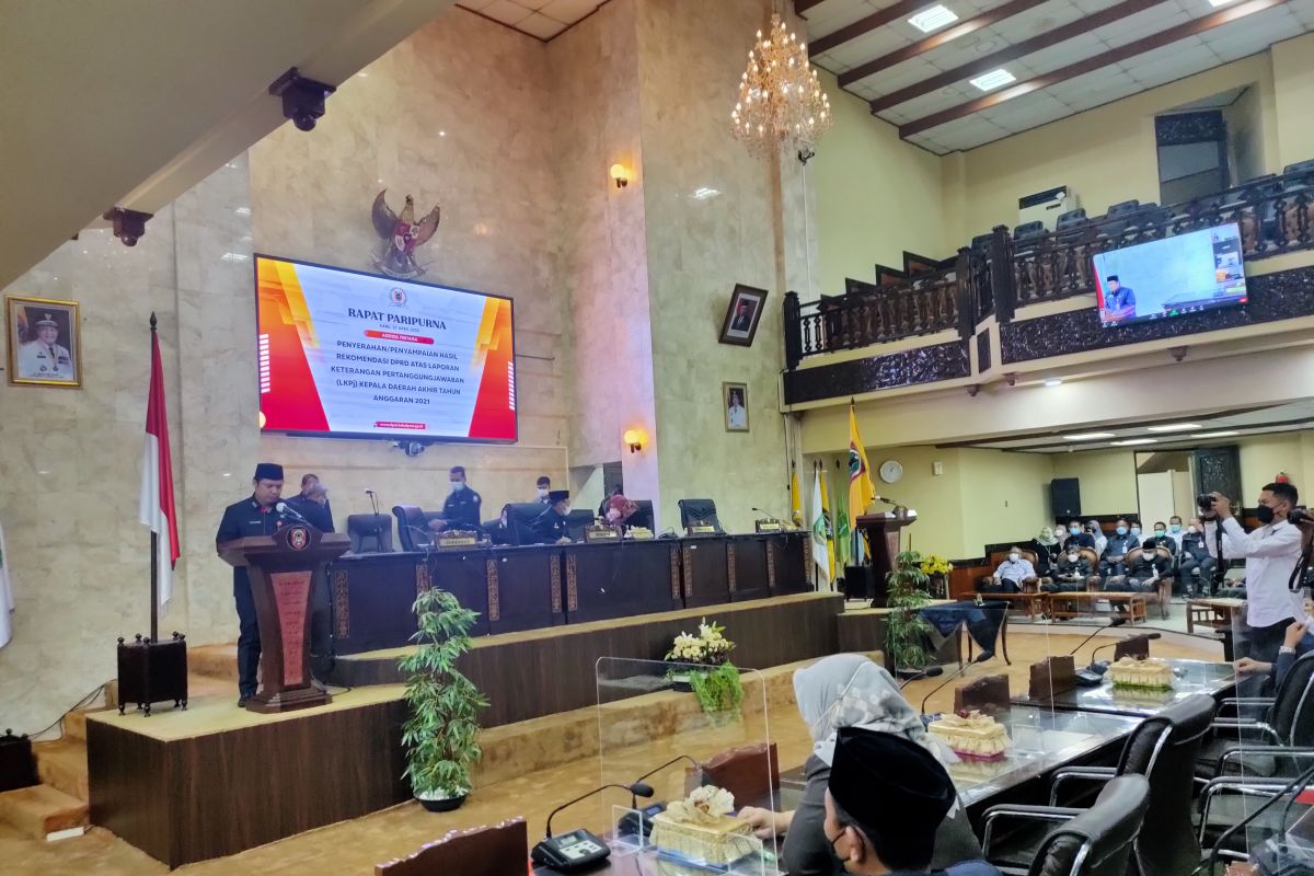 Gubernur berjanji tindaklanjuti rekomendasi Dewan terhadap LKPj Kalsel 2021