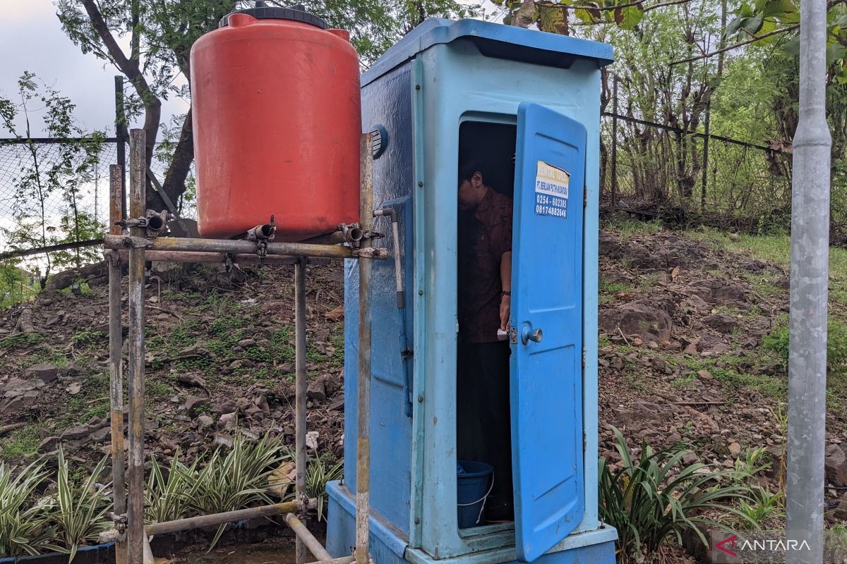 Pengelola sediakan toilet portabel di tol Tangerang-Merak