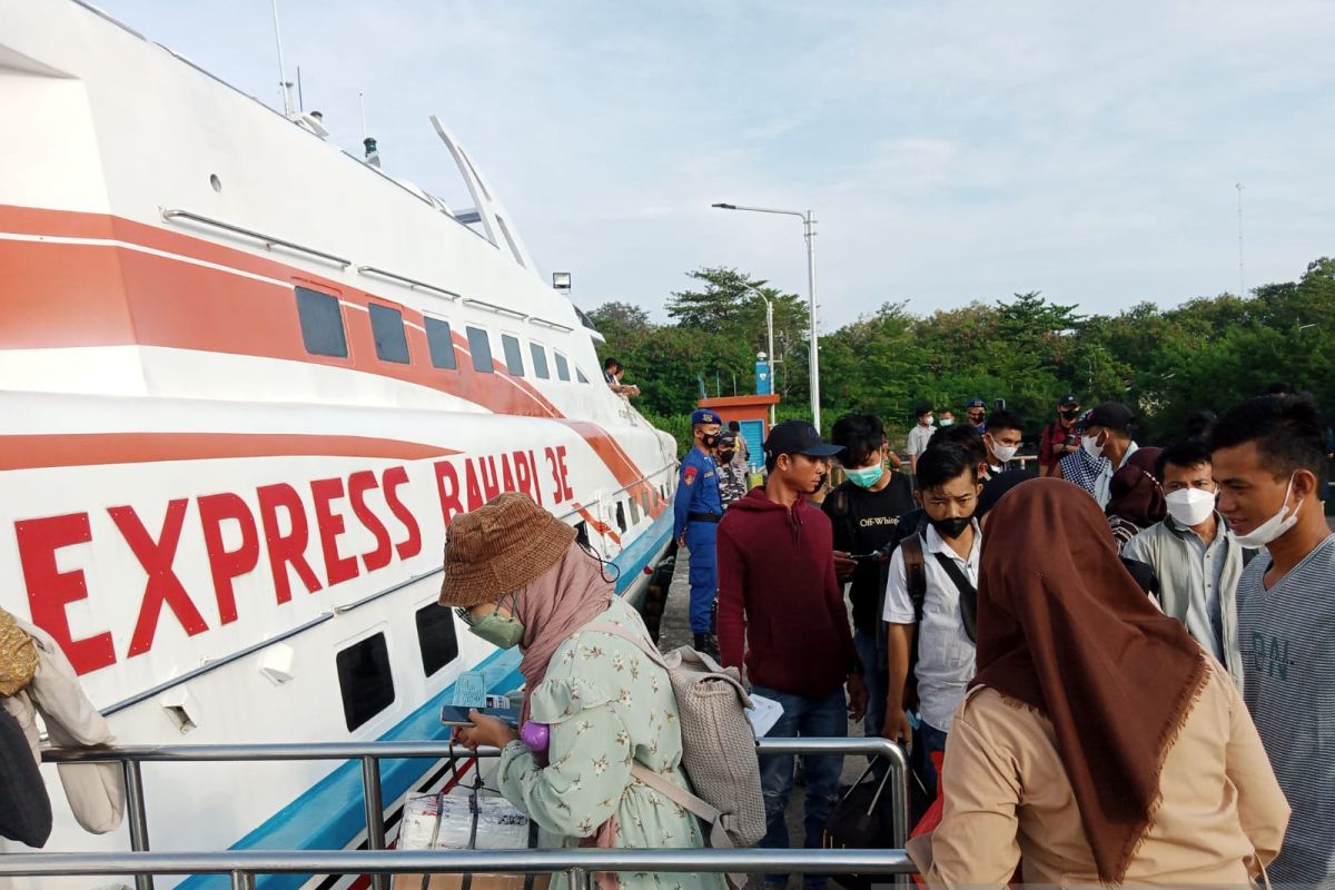 301 pemudik berangkat melalui pelabuhan Tanjung Pandan