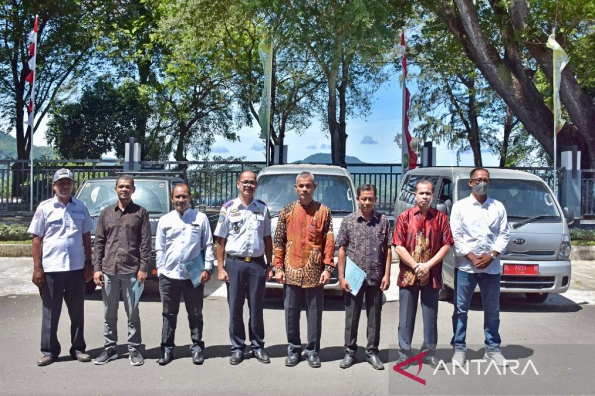 Pemko Sabang serahkan hibah kendaraan angkutan perdesaan