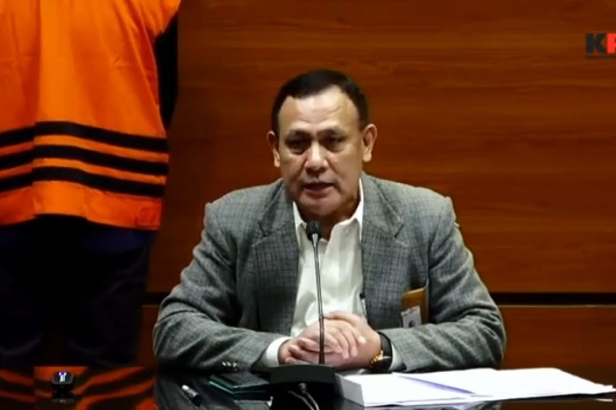 KPK menahan Bupati Bogor Ade Yasin dugaan kasus suap