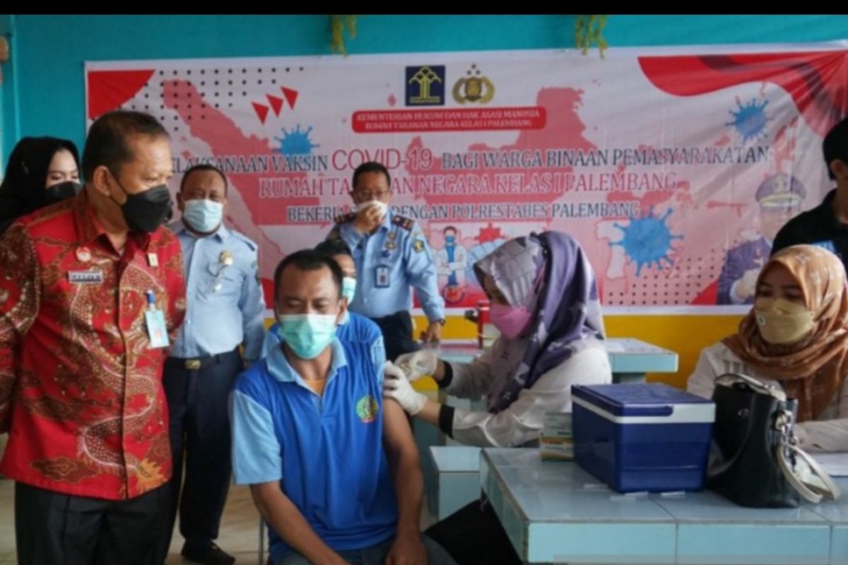 Government to expedite COVID-19 vaccination at South Sumatra's prisons