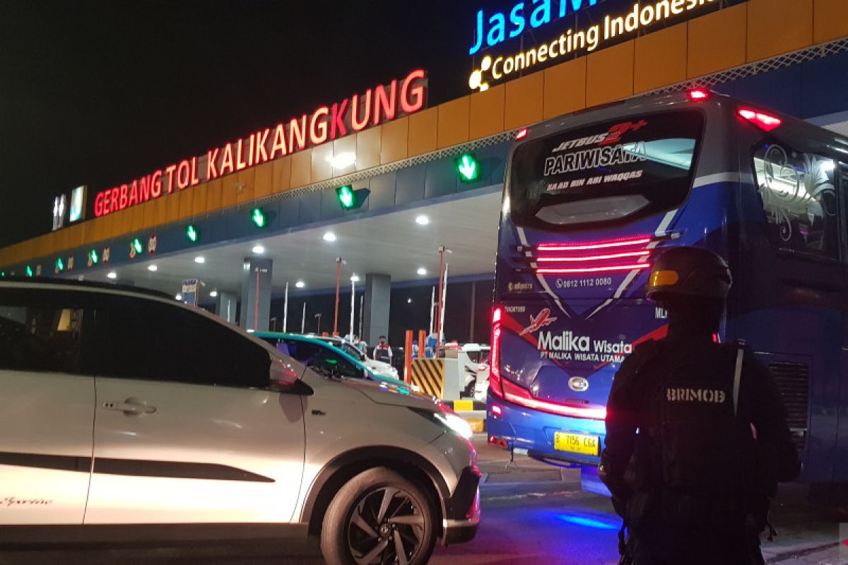 Gardu transaksi gerbang Kalikangkung siap hadapi lonjakan pemudik