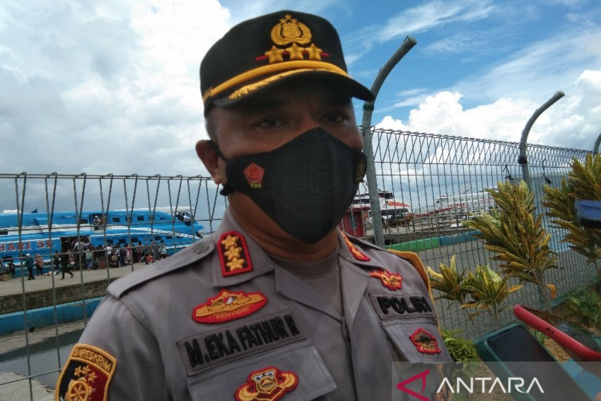 Kapolresta Kendari sebut arus mudik H-3 di Pelabuhan Nusantara masih normal