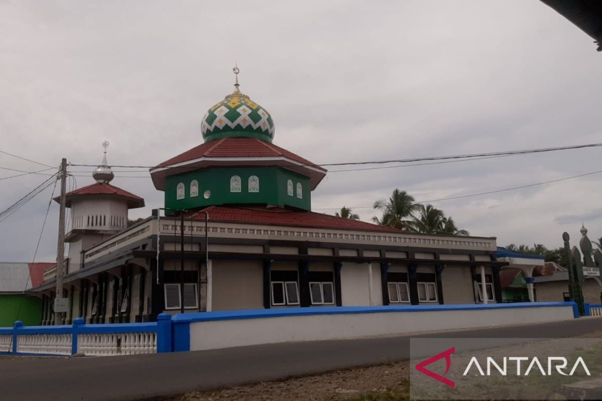 Berkunjung ke Masjid Agung Inderapura simbol syiar Islam Pesisir Selatan