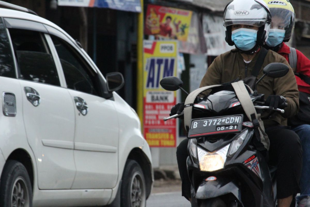 Arus mudik di jalan raya lintas pantai Timur Lampung lancar