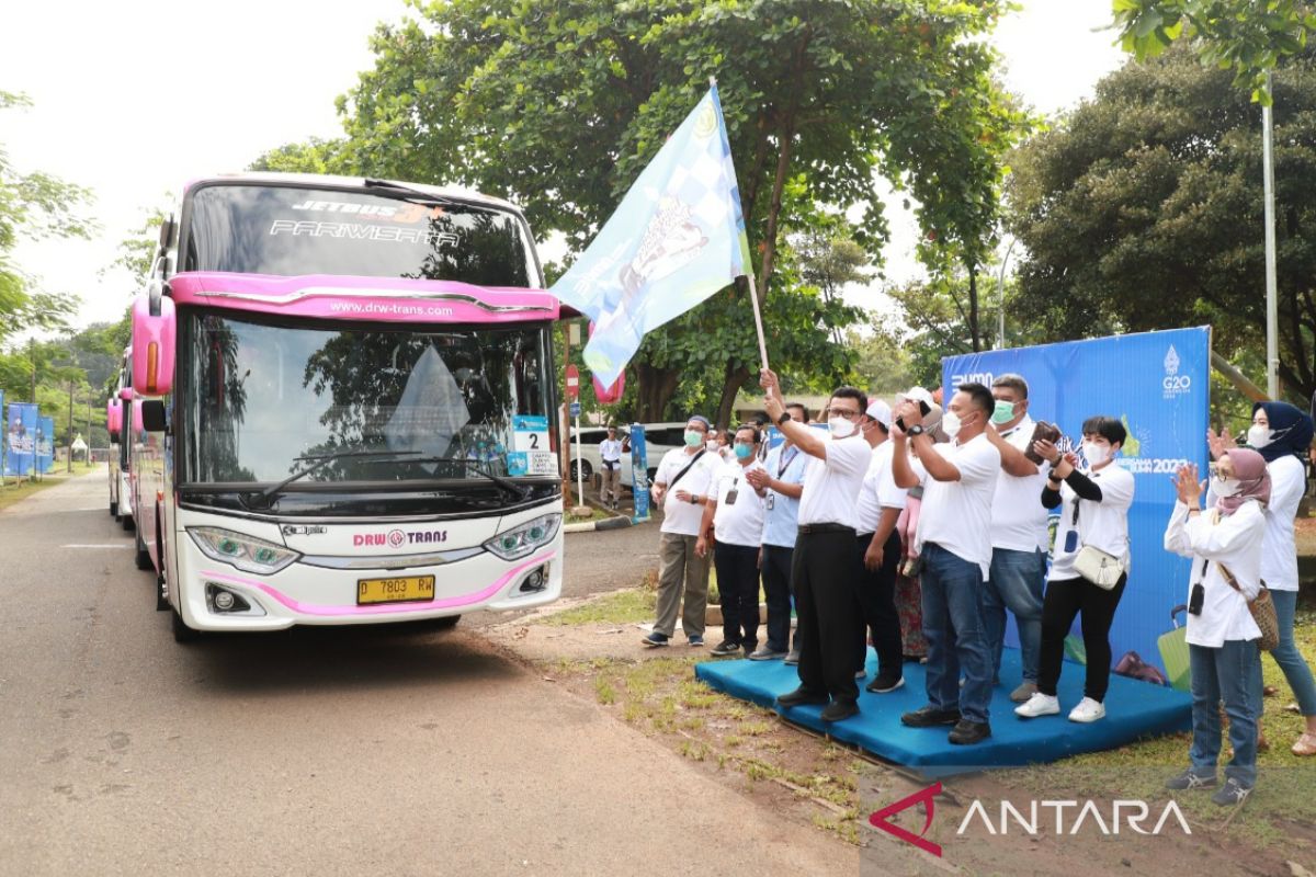 Pupuk Kujang berangkatkan dua bus dalam program mudik gratis BUMN