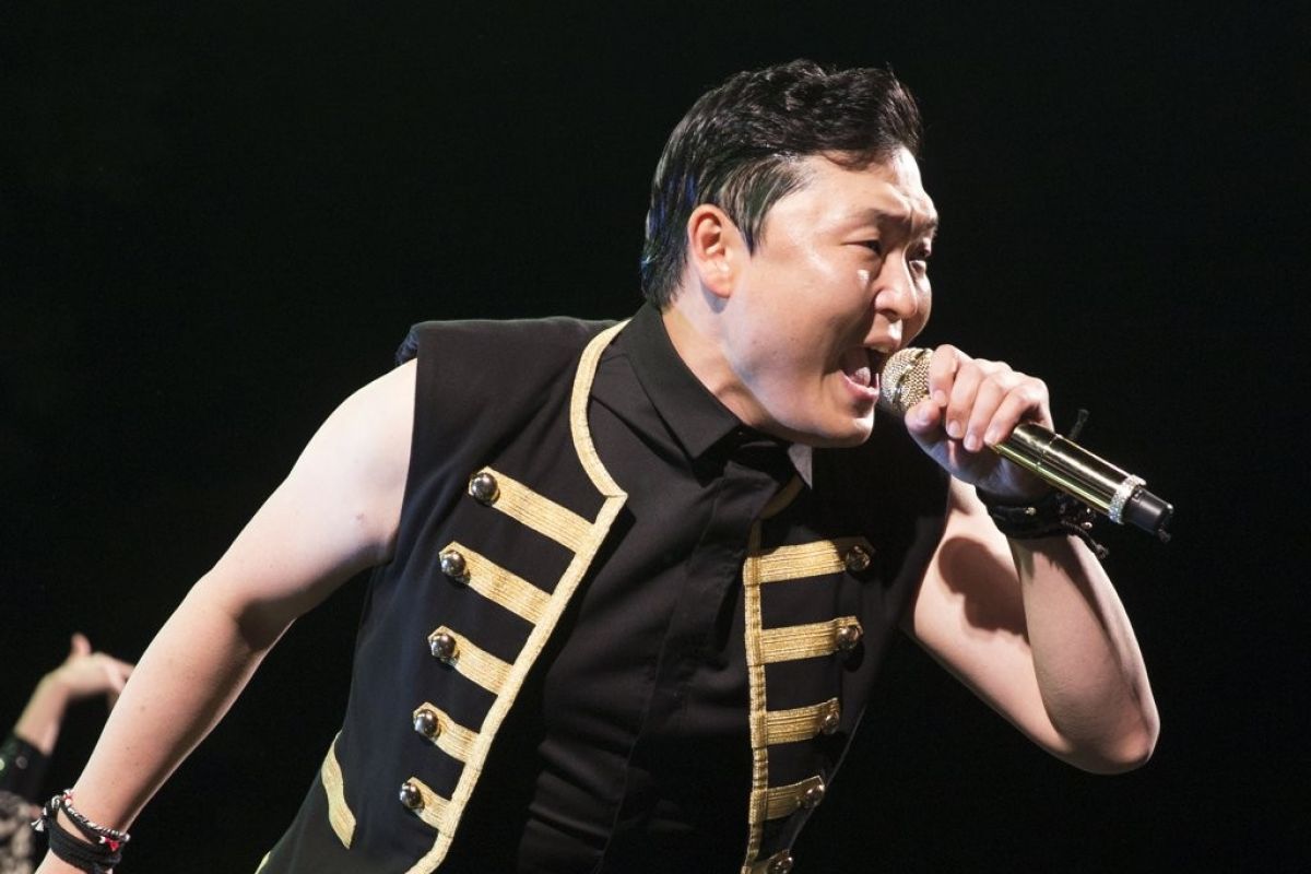 Psy "comeback" setelah lima tahun dengan album penuh