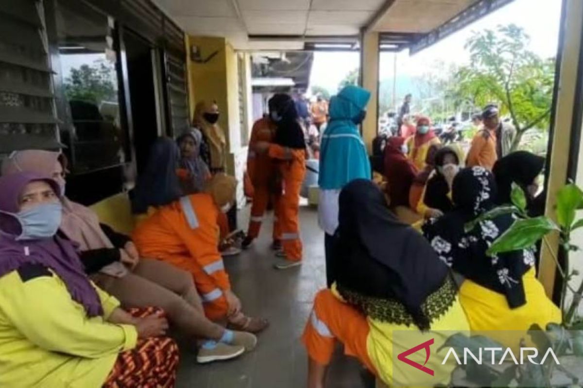 Ratusan petugas kebersihan Rejang Lebong tuntut pembayaran honor