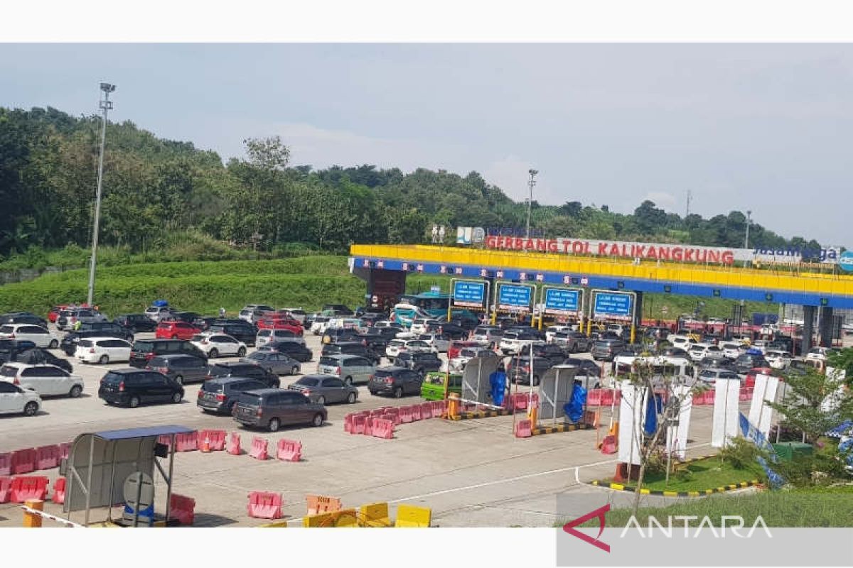 "One way" di gerbang Kalikangkung Semarang diberlakukan hingga Jumat