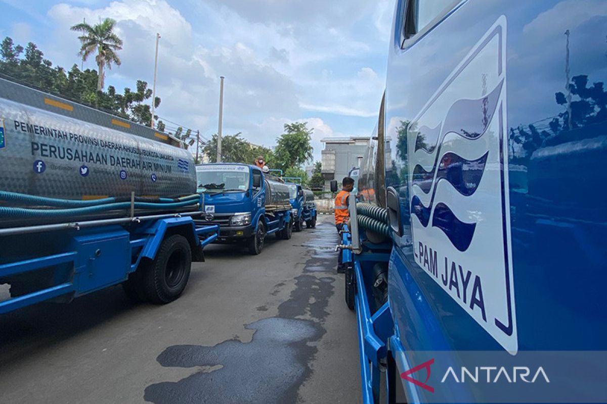 Anies ganti Dirut di PAM Jaya-Pasar Jaya jelang akhir swastanisasi air