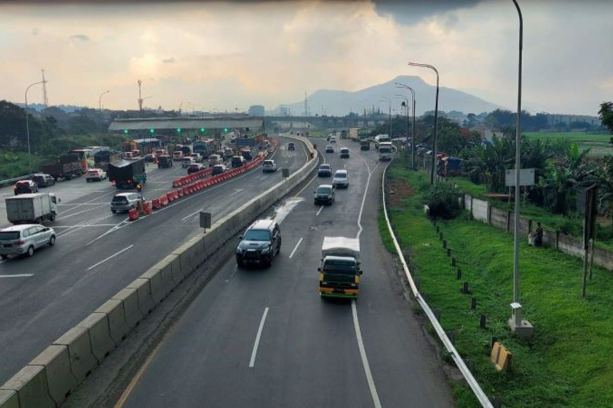 Eid: 577,000 vehicles leave Jakarta via airport from Apr 22--28