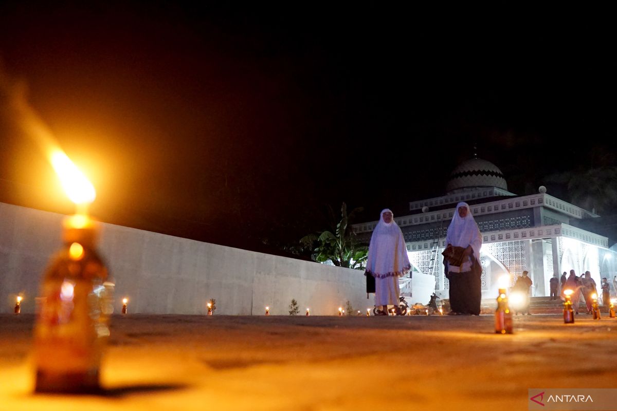 Hujan lebat warnai malam lebaran Kota Banjarmasin