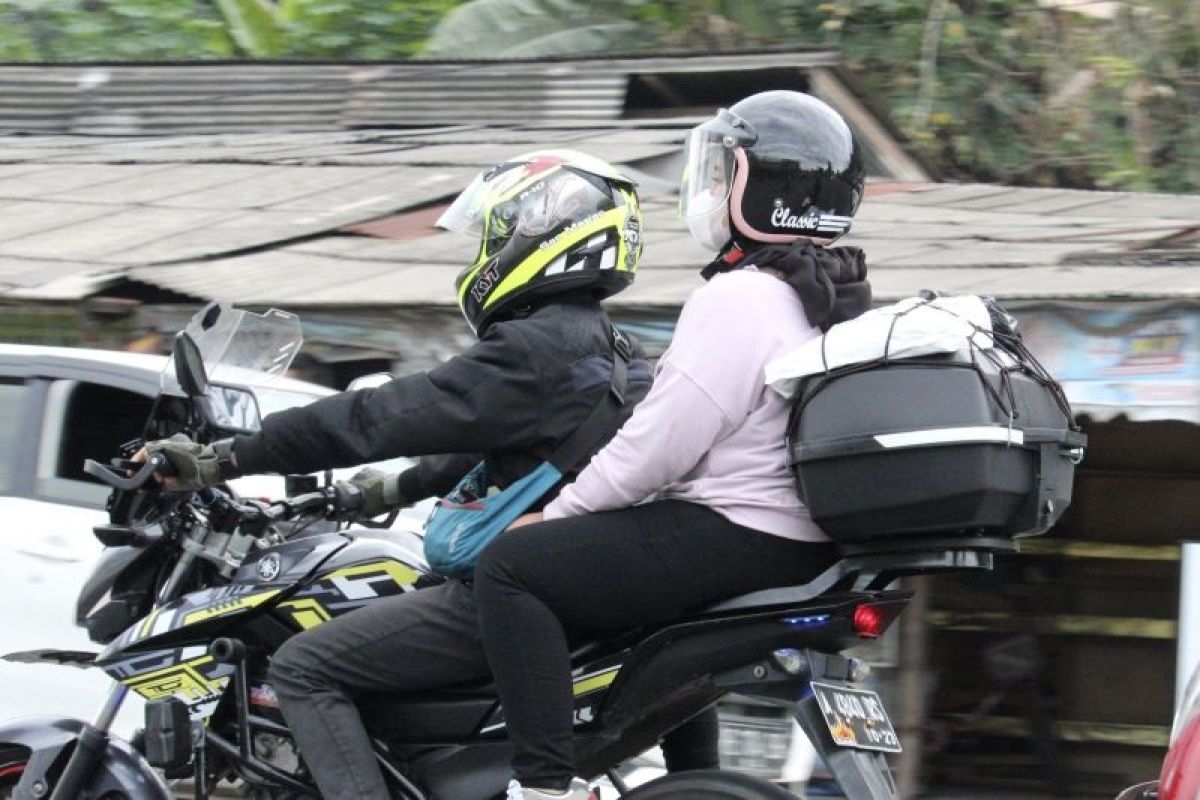 Pemudik sepeda motor mulai ramai lintasi Jalan lintas Sumatera di Lampung