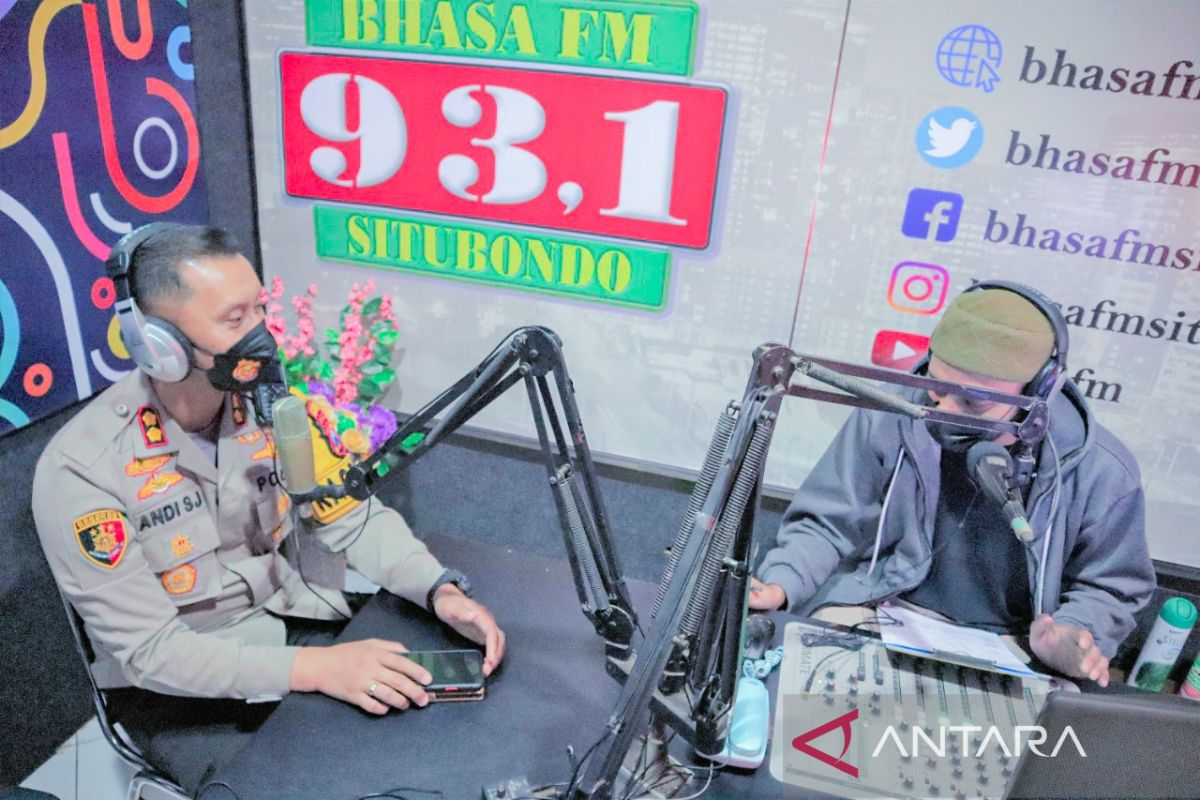 Kapolres Situbondo sampaikan pesan kamtibmas bulan Ramadhan lewat radio lokal