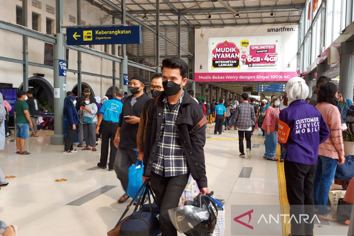 H-2 Lebaran, Stasiun KA di Jakarta berangkatkan 35.100 pemudik
