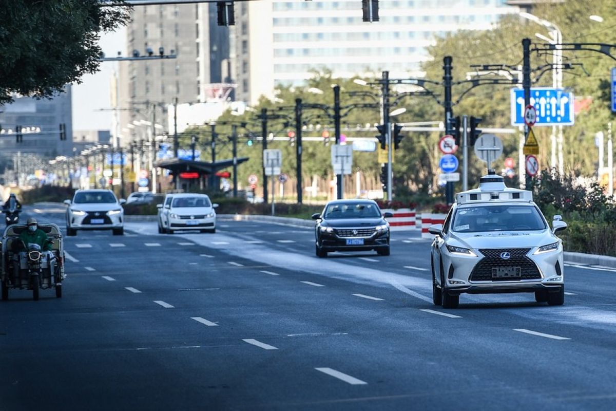 Beijing izinkan operasi percontohan kendaraan otonomos tanpa orang di kursi pengemudi