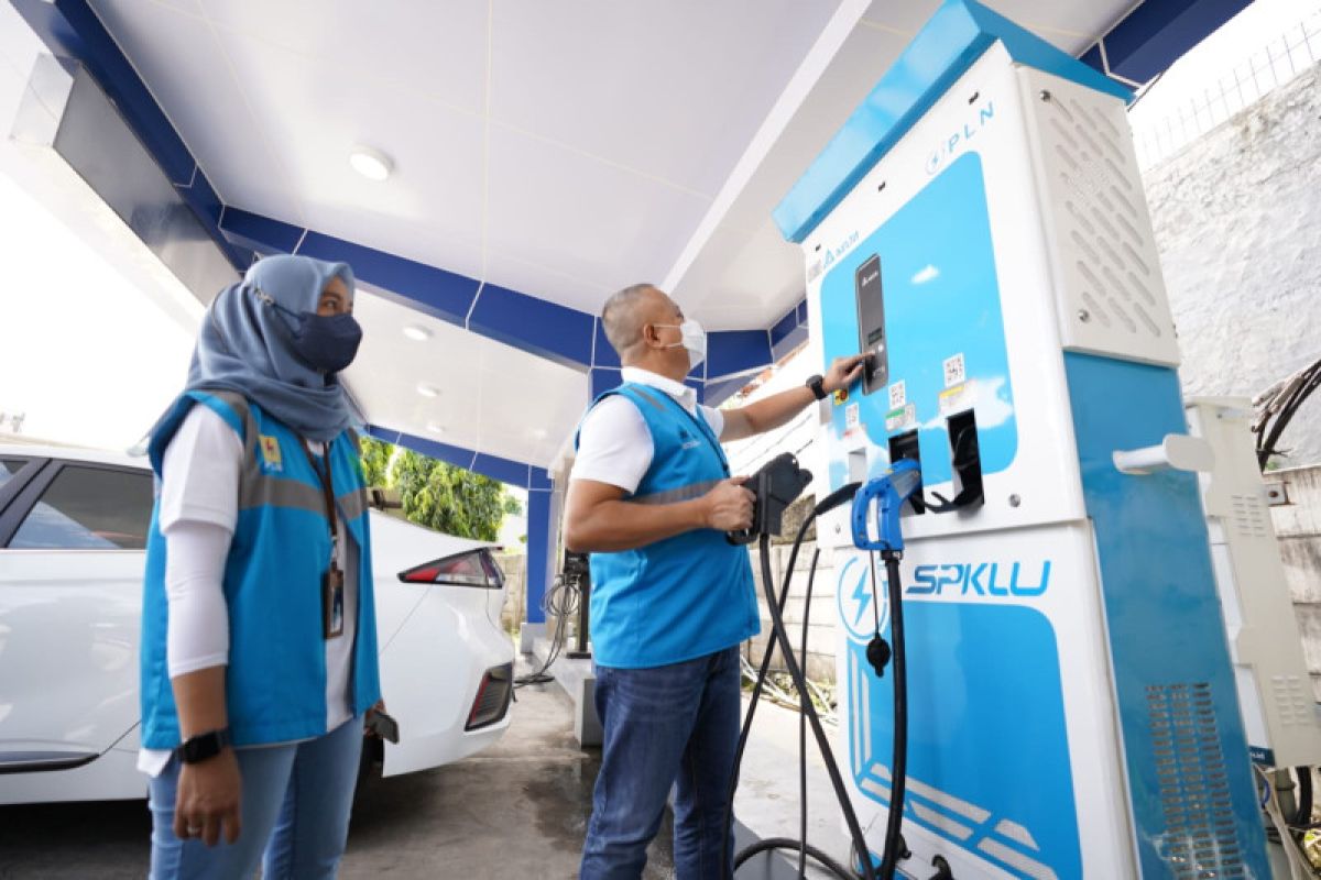 PLN guarantees electric vehicle users will easily find chargers
